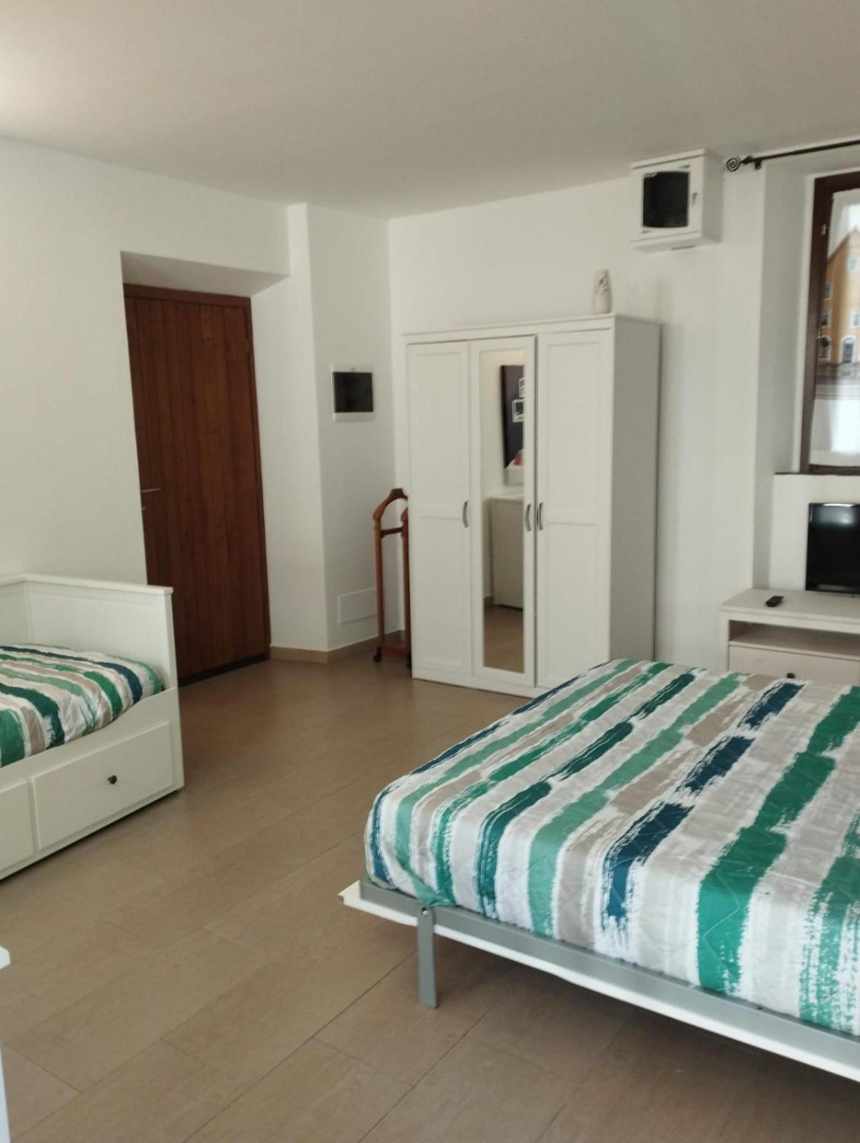 Appartement Aurora House. à Abbadia Lariana Extérieur photo